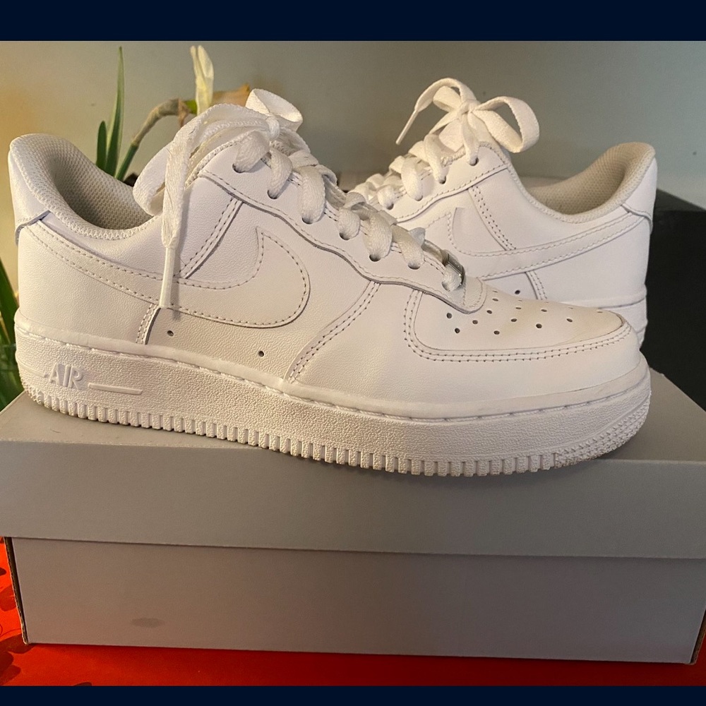 Nike Air Force 1s ones Women’s